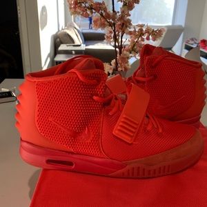 Brand New Red October’s sz 11 Nike Yeezy